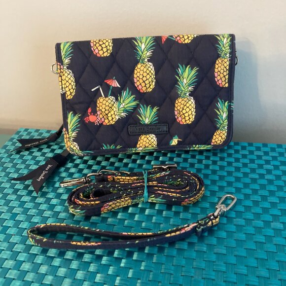 Vera Bradley RFID 3 in 1 Crossbody Wallet Wristlet Toucan Party EUC - Picture 1 of 15